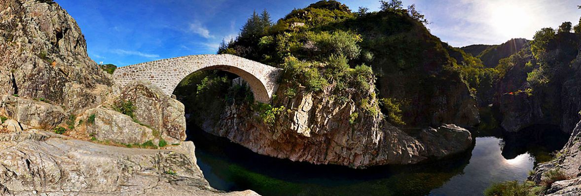 cliquez pour voir la visite virtuelle 360°