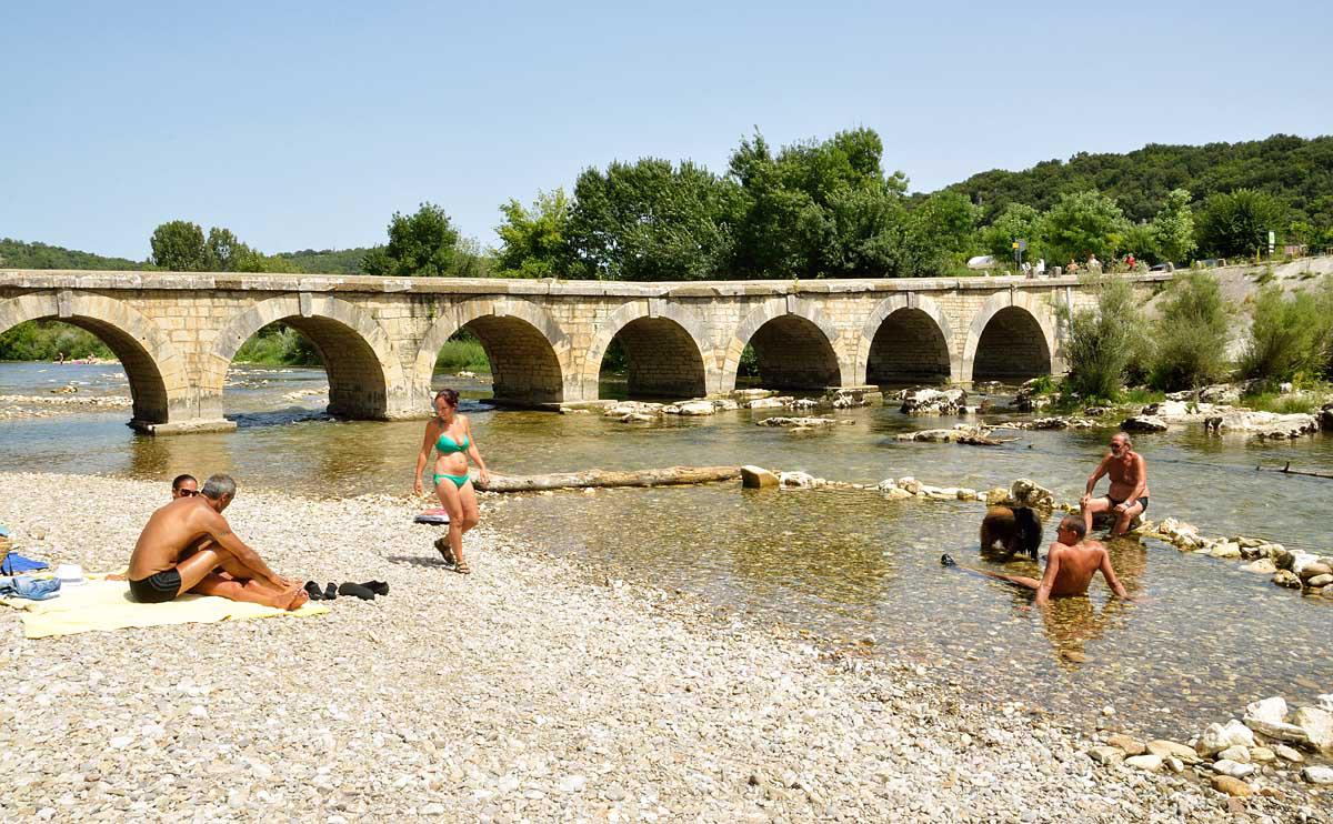 le pont du Moulin et sa plage